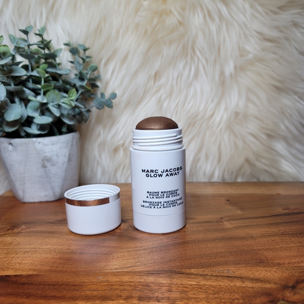 Marc Jacobs Glow Away Bronzing Coconut Body Stick, Tantalize